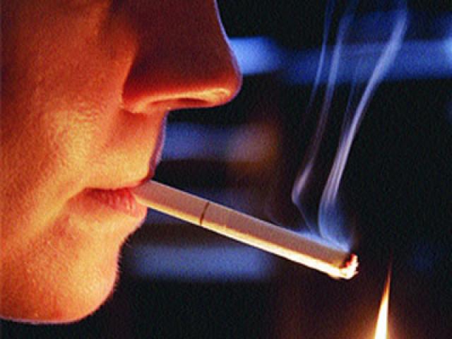 El primer año de la nueva ley del tabaco se salda con 600.000 fumadores menos