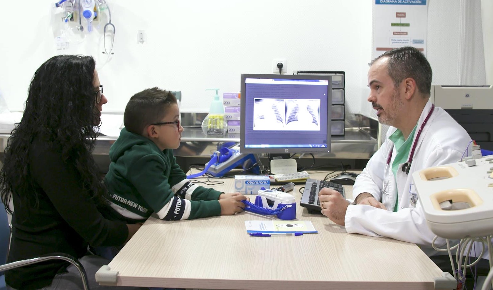 Doctor paciente y familiar 2 Curso comunicación pediatría