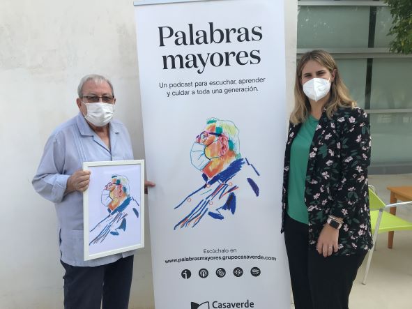 Cristina Rocamora junto a Fernando uno de los protagonistas de Palabras mayores B