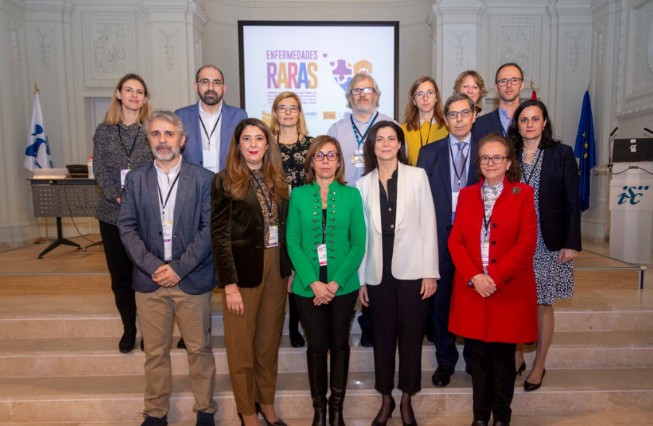 b Enfermedades Raras